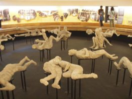 Galeria zdjęć skamieniałych ciał z Pompejów które… (GALERIA)