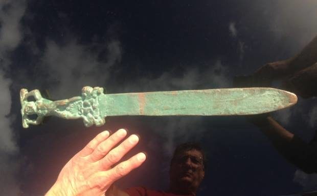 Rzymski miecz odkryty na „Wyspie Dębów”!