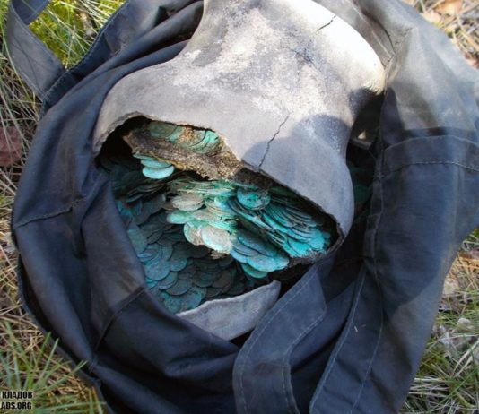 Niesamowity skarb srebrnych monet odkryty na Ukrainie (GALERIA)