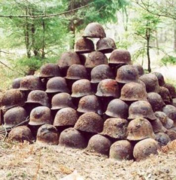 Stare trafienie ponad 200-stu hełmów (głównie niemieckie) na Helu