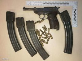 Znalazł broń na poddaszu remontując kupiony dom