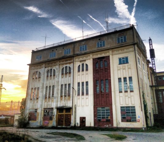 Zakład produkcyjny 'Unitra-Eltra’ – czyli historyczne miejsce które popada w ruinę (Galeria)