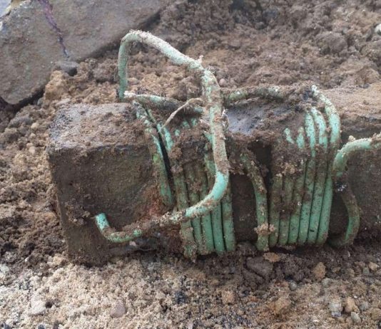 Znaleźli most zaminowany TNT! – ewakuowali 200 mieszkańców mazurskiej wsi