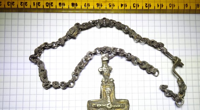 Policjanci z Mokotowa zatrzymali największych handlarzy zabytków w kraju wraz z towarem