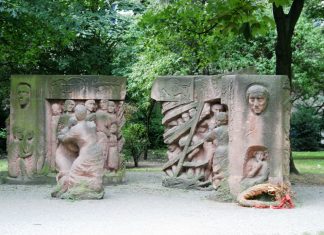 Protest kobiet w Rosenstrasse – mało znana historia sprzed 77 lat