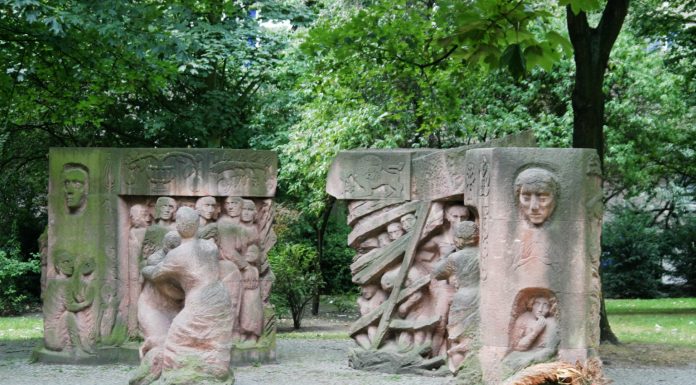 Protest kobiet w Rosenstrasse – mało znana historia sprzed 77 lat