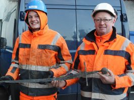 Wyjątkowy miecz ze złotą inskrypcją odkryty przez budowlańców!