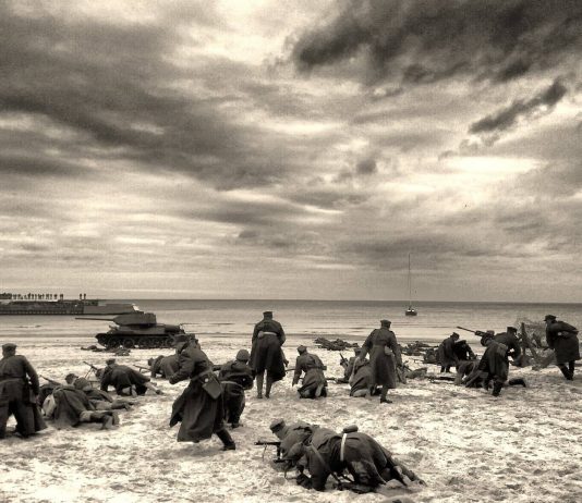 Wielka historyczna rekonstrukcja bitwy o Kołobrzeg, 74 lata od tych krwawych wydarzeń (GALERIA)
