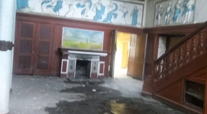 Piękny zespół pałacowy we wsi Nacław skazany na zagładę przez zachłanność…