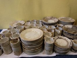 Wiemy skąd w Gorzowie znalazło się setki kompletów porcelany! Odgruzowano przedwojenny sklep…