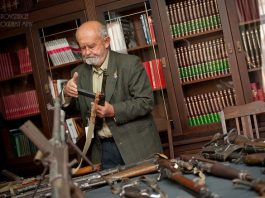 Kolekcja blisko 200 sztuk broni Powstańca Warszawskiego, której zwrot właścicielowi nakazał naszym sądom Trybunał w Strasburgu… (GALERIA)