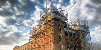 Powracający do blasku pałac z XVII wieku we wsi Kozia Góra (GALERIA)