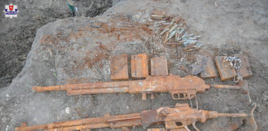 Wykopał w ogródku dwa karabiny maszynowe Browning z okresu II Wojny Światowej