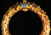 Uratowano jedną z najcenniejszych relikwii chrześcijaństwa – koronę cierniową z Katedry Notre Dame!