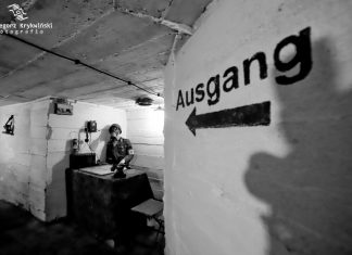 Gdy światło nagle gaśnie kolejny raz – przypominam sobie kadry z dramatów wojennych: „Kanał”, „W ciemności”, „Miasto 44”, „Stalingrad”, „Upadek”.