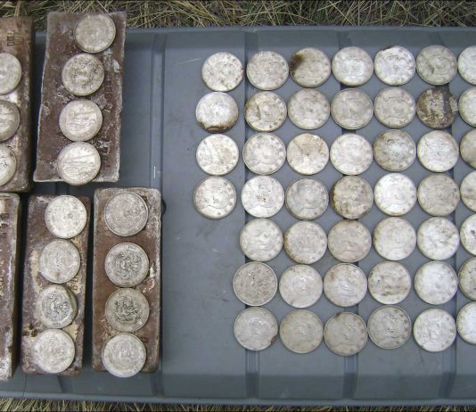 Depozyt ponad 14 kg srebra odkryty na Syberii (GALERIA)