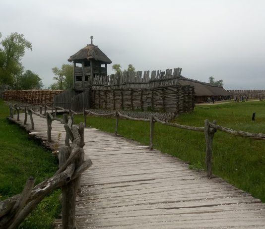 Niezwykłe kulisy pracy archeologów na czerwcowym festiwalu w Biskupinie