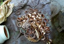 Znalazł w lesie przy pomocy wykrywacza ponad pół kilo złota!