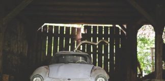 Niezwykły 'barn find’ – legendarny Mercedes 300 SL Gullwing (GALERIA)