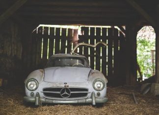 Niezwykły 'barn find’ – legendarny Mercedes 300 SL Gullwing (GALERIA)