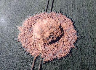 Bomba z czasów II Wojny Światowej eksplodowała samoczynnie w środku pola