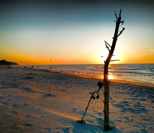 Na plażach z wykrywaczem metali poszukacie legalnie i bez pozwolenia!