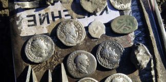 Rzymskie monety z IV w. znalezione przez archeologów w obozie legionistów
