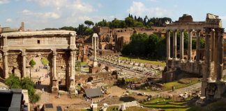 Naukowcy: nawet 1400 osób mogło słuchać mów polityków i cesarza na Forum Romanum