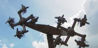 Najnowsza atrakcja niemieckiego wesołego miasteczka w Loeffingen: dwie wirujące swastyki! (FILM)