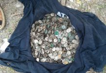 W sumie 6 kg monet znaleziono przypadkiem na terenie klasztoru w Zbarażu