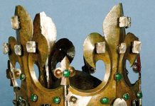 Niezwykły zabytek odkryty przypadkiem – korona hełmowa Kazimierza Wielkiego