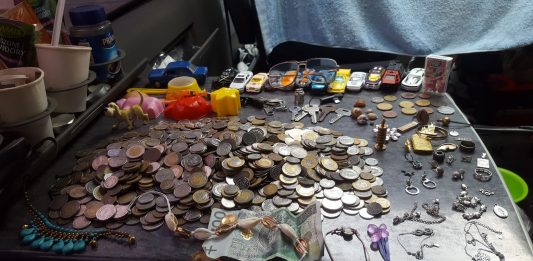 Czy można żyć z poszukiwań wykrywaczem na polskiej plaży? Odyn to sprawdził!