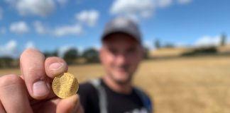 Trzy złote znaleziska, trafione przez naszego rodaka wykrywaczem metalu