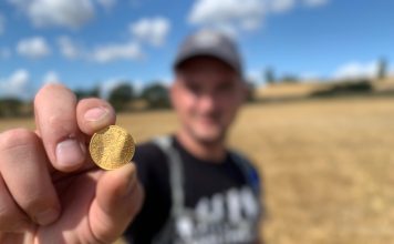 Trzy złote znaleziska, trafione przez naszego rodaka wykrywaczem metalu