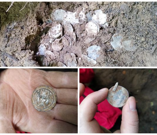 Skarb blisko 300 srebrnych monet z pierwszego tysiąclecia n.e. odkryto na Pomorzu (GALERIA)