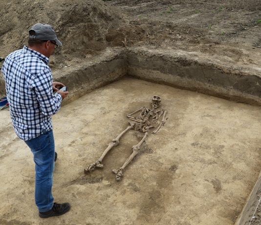 Wielokulturowe stanowisko i poszukiwacze 'w służbie historii’- czyli badania pod Hrubieszowem