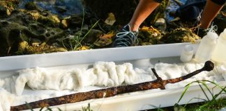 Bałkany. „Excalibur” znaleziony na dnie rzeki (GALERIA + FILM)