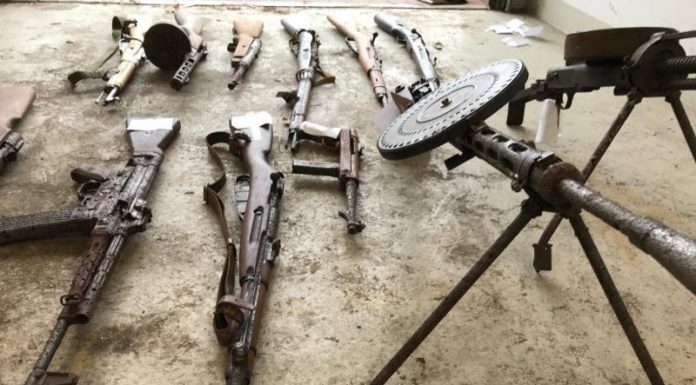 Broń, amunicja i granaty. Spora kolekcja zabezpieczona przez policję (GALERIA)