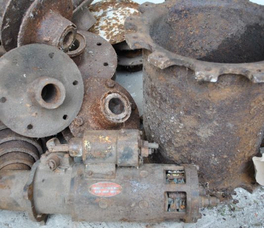 Próbował na aukcji sprzedać elementy czołgu Sherman oraz samolotu Karaś – został zatrzymany przez policję