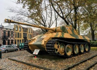 „Polski czołg” w Bredzie… i kilka innych wspomnień po naszych żołnierzach (GALERIA)