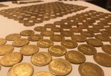 Skarb 234 złotych monet znalazł detektorysta w okopie z I Wojny Światowej (GALERIA)