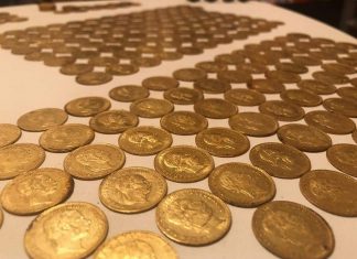 Skarb 234 złotych monet znalazł detektorysta w okopie z I Wojny Światowej (GALERIA)