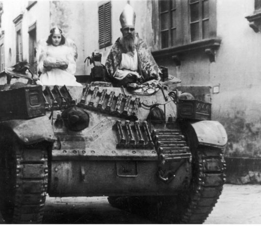 Polski „Święty Mikołaj” jedzie z podarkami do włoskich dzieci (GALERIA)