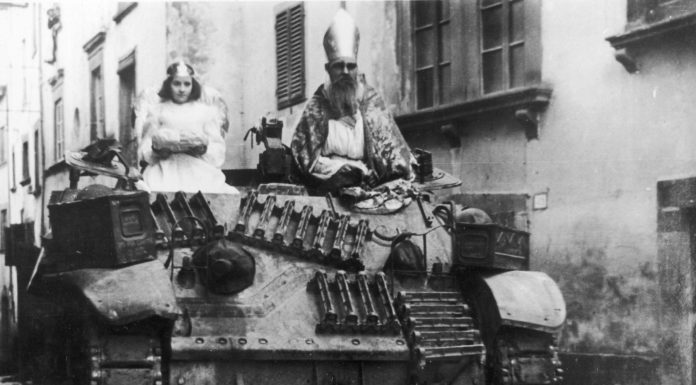 Polski „Święty Mikołaj” jedzie z podarkami do włoskich dzieci (GALERIA)