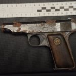 Pistolet Ortgies 7,65 mm znaleźli budowlańcy w trakcie rozbiórki domu