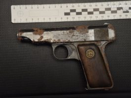 Pistolet Ortgies 7,65 mm znaleźli budowlańcy w trakcie rozbiórki domu