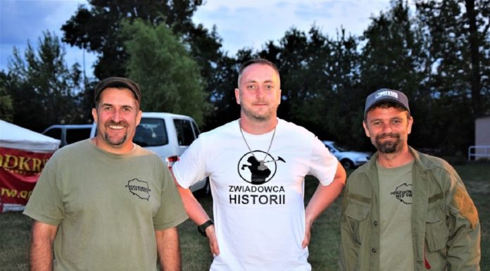 Prowadzący program „Poszukiwacze Historii” zostali zatrzymani przez policję!