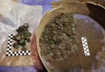 Skarb zawierający blisko 10 000 monet z XVIII wieku odkryto w Krakowie