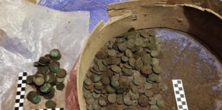 Skarb zawierający blisko 10 000 monet z XVIII wieku odkryto w Krakowie