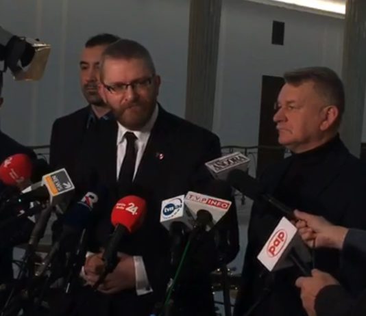 W sejmie powstał dziś zespół parlamentarny do spraw własności i detektorystów (FILM)